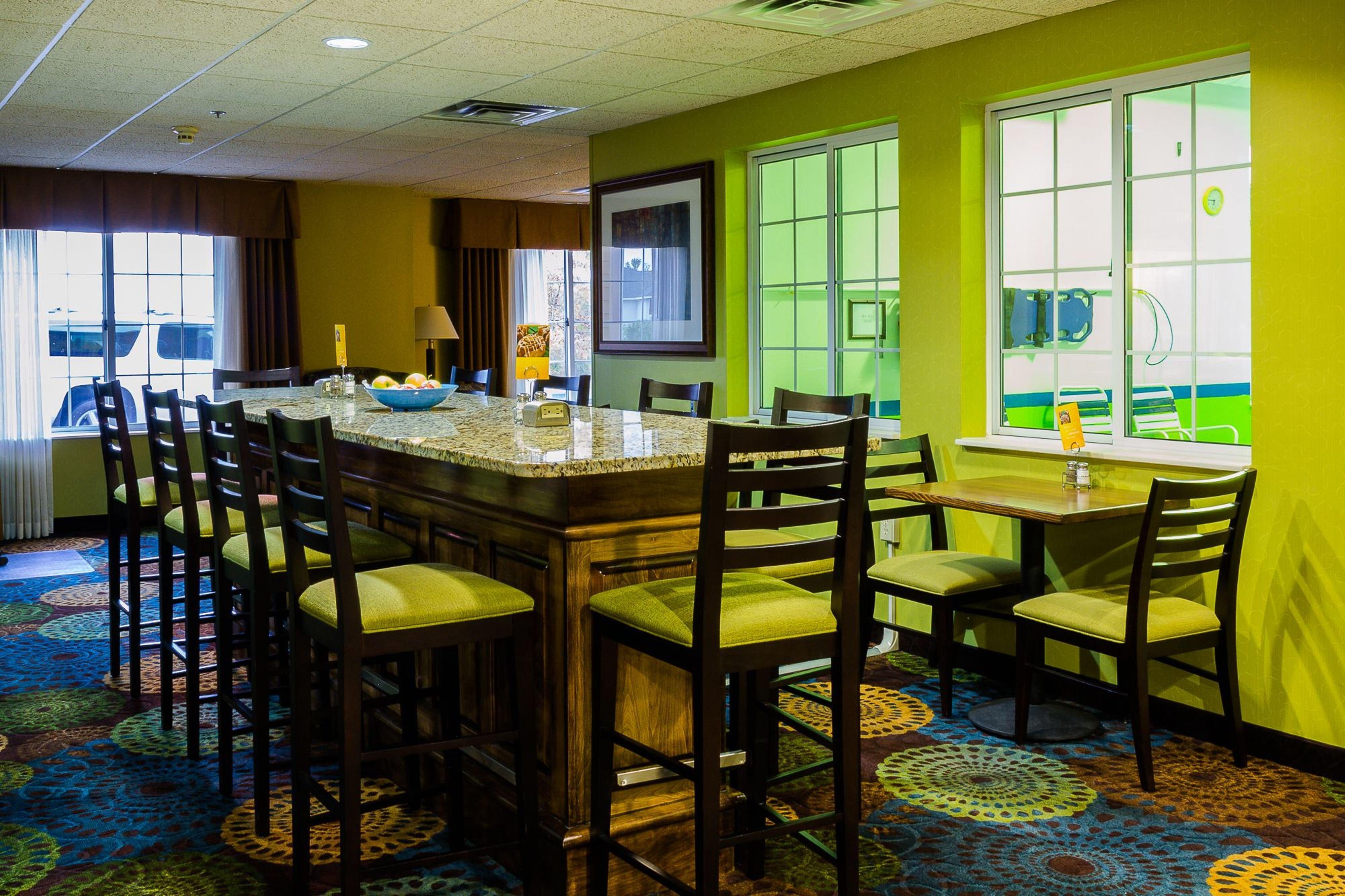 Holiday Inn Express Hotel & Suites Acme-Traverse City By Ihg Екстериор снимка