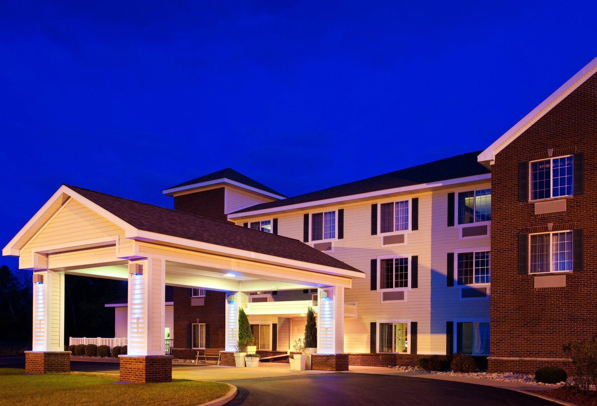 Holiday Inn Express Hotel & Suites Acme-Traverse City By Ihg Екстериор снимка