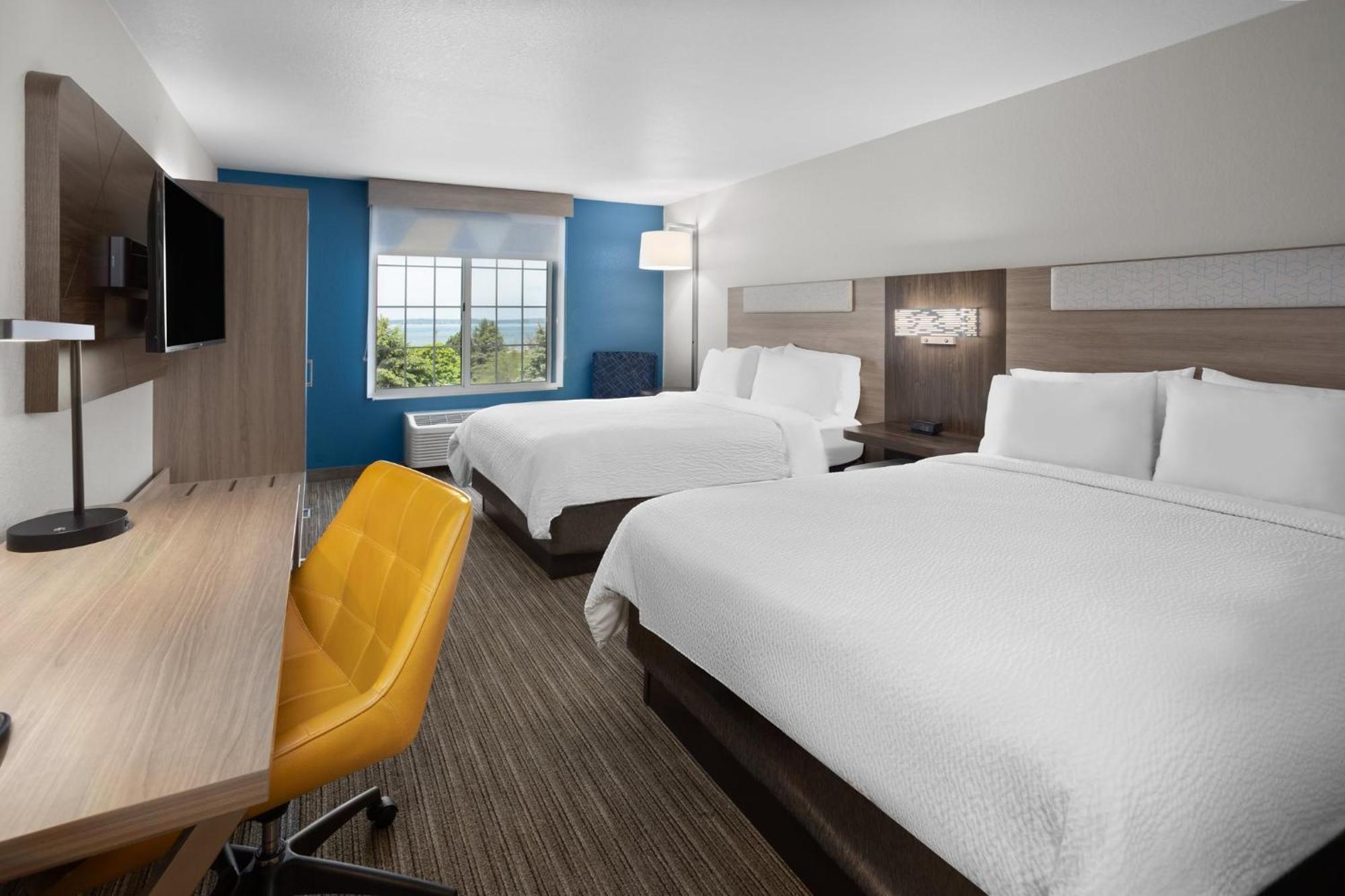 Holiday Inn Express Hotel & Suites Acme-Traverse City By Ihg Екстериор снимка