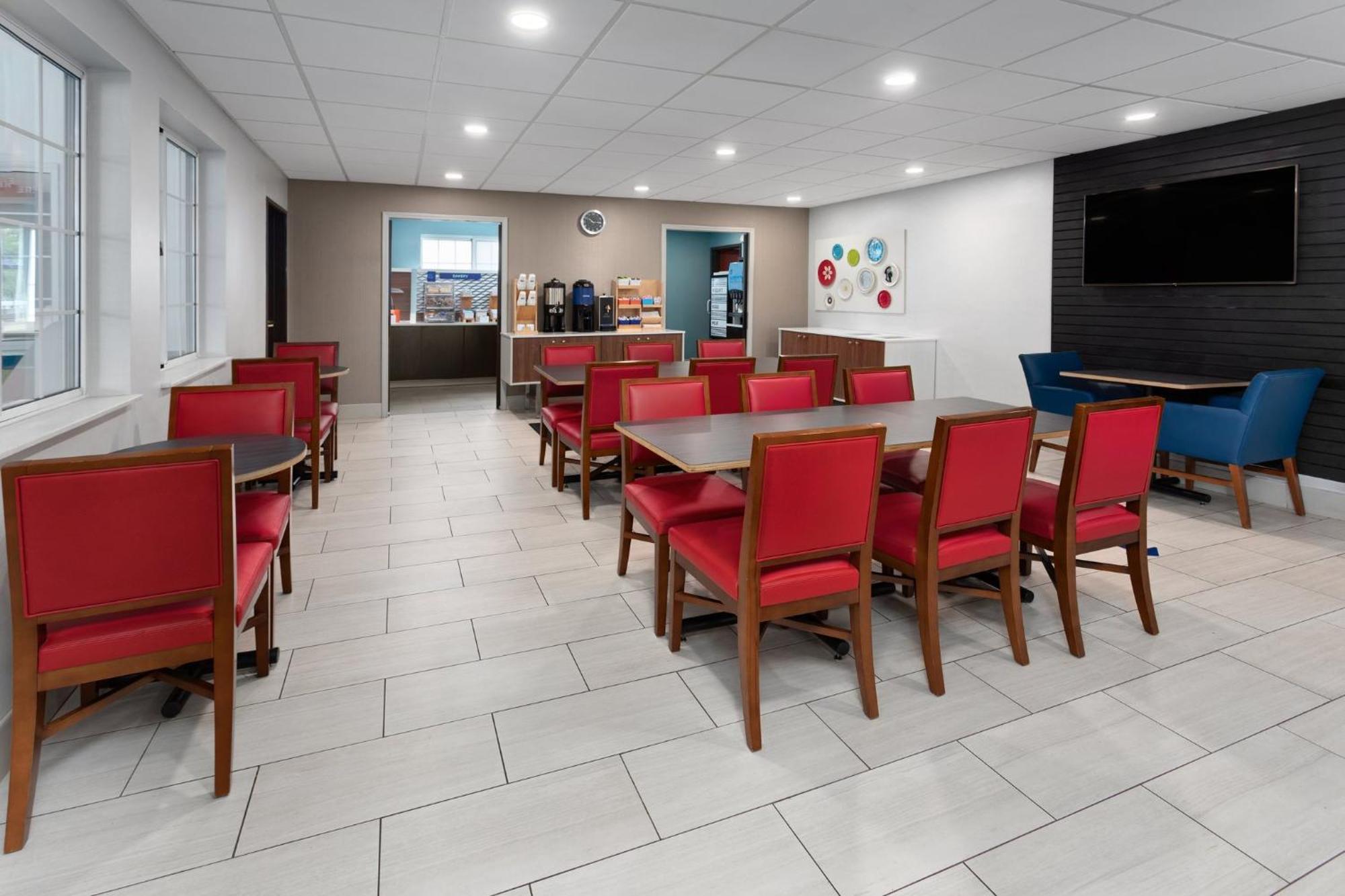 Holiday Inn Express Hotel & Suites Acme-Traverse City By Ihg Екстериор снимка