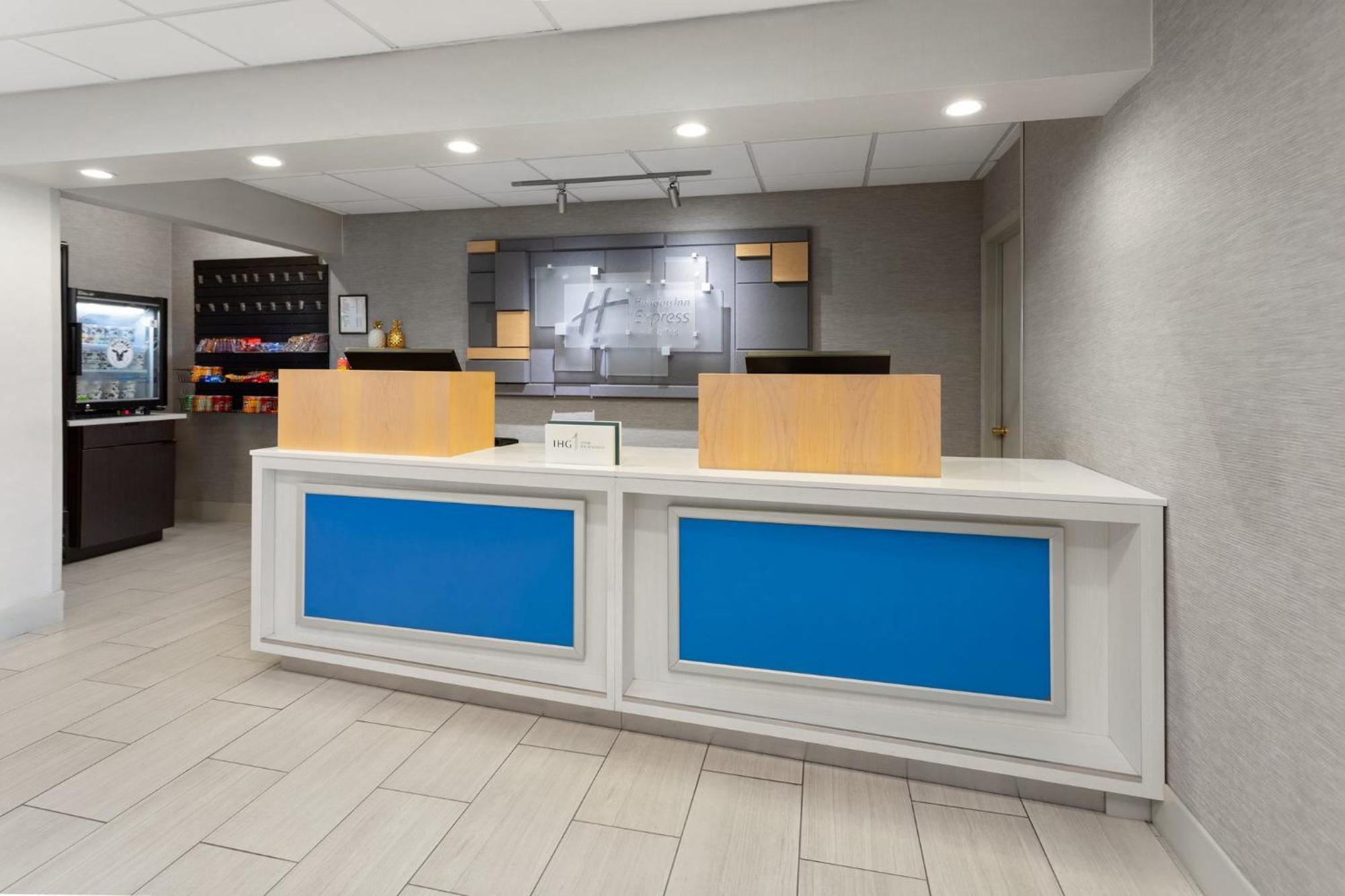Holiday Inn Express Hotel & Suites Acme-Traverse City By Ihg Екстериор снимка