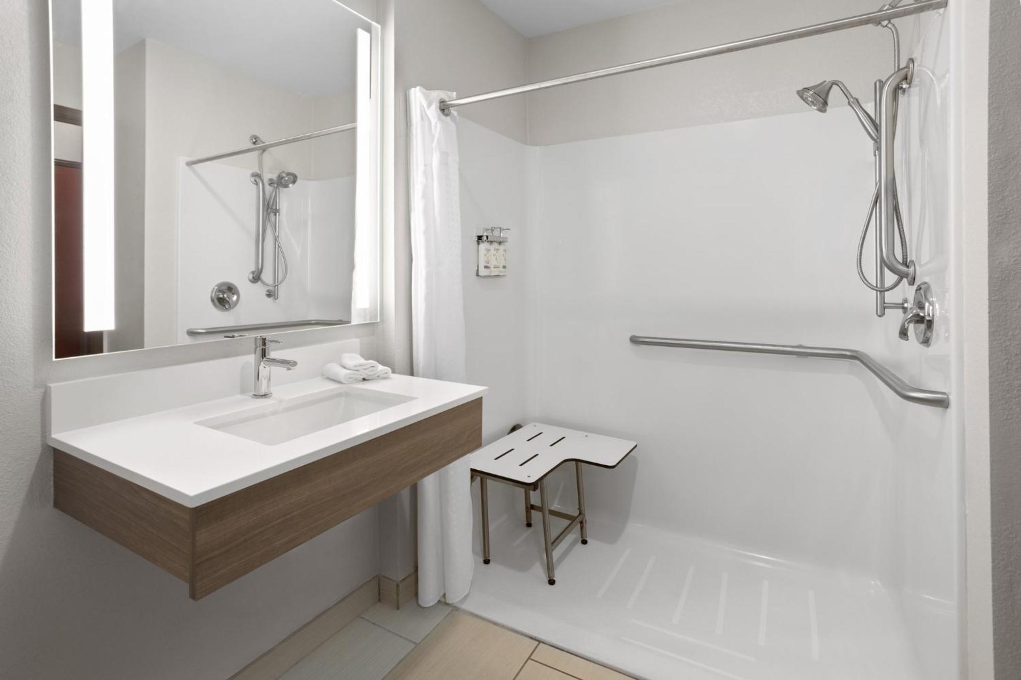 Holiday Inn Express Hotel & Suites Acme-Traverse City By Ihg Екстериор снимка