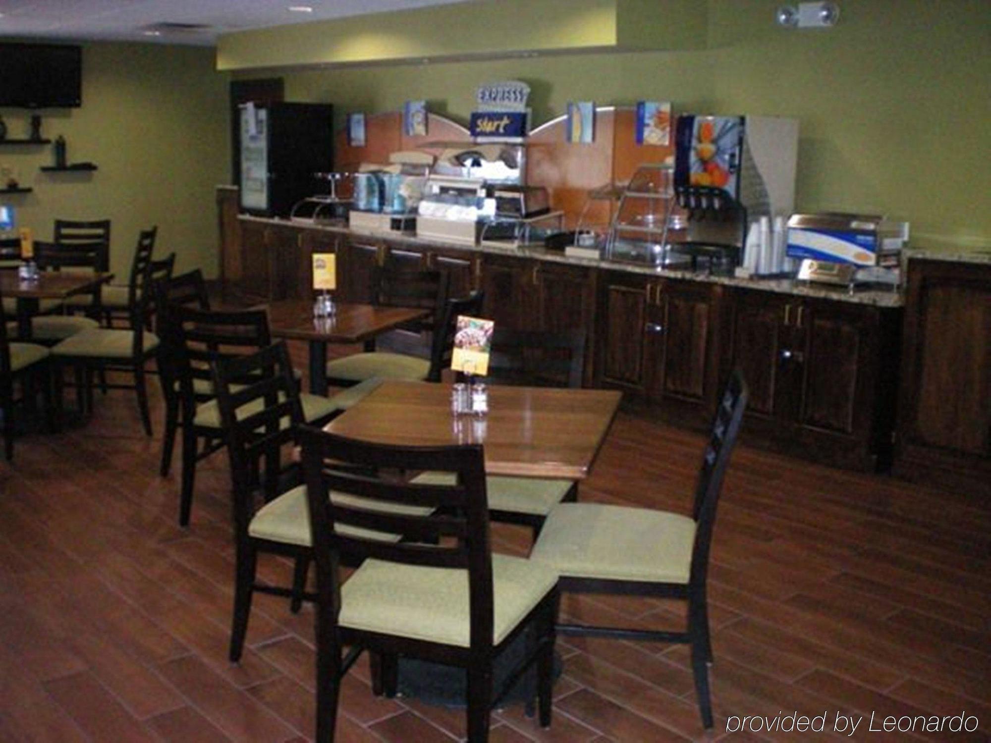 Holiday Inn Express Hotel & Suites Acme-Traverse City By Ihg Екстериор снимка
