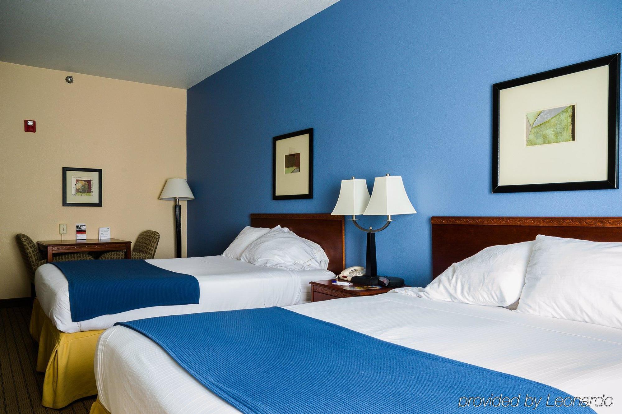 Holiday Inn Express Hotel & Suites Acme-Traverse City By Ihg Екстериор снимка