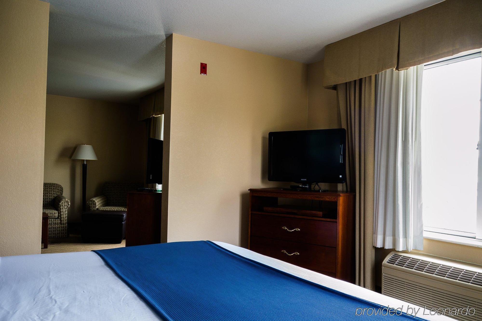 Holiday Inn Express Hotel & Suites Acme-Traverse City By Ihg Екстериор снимка