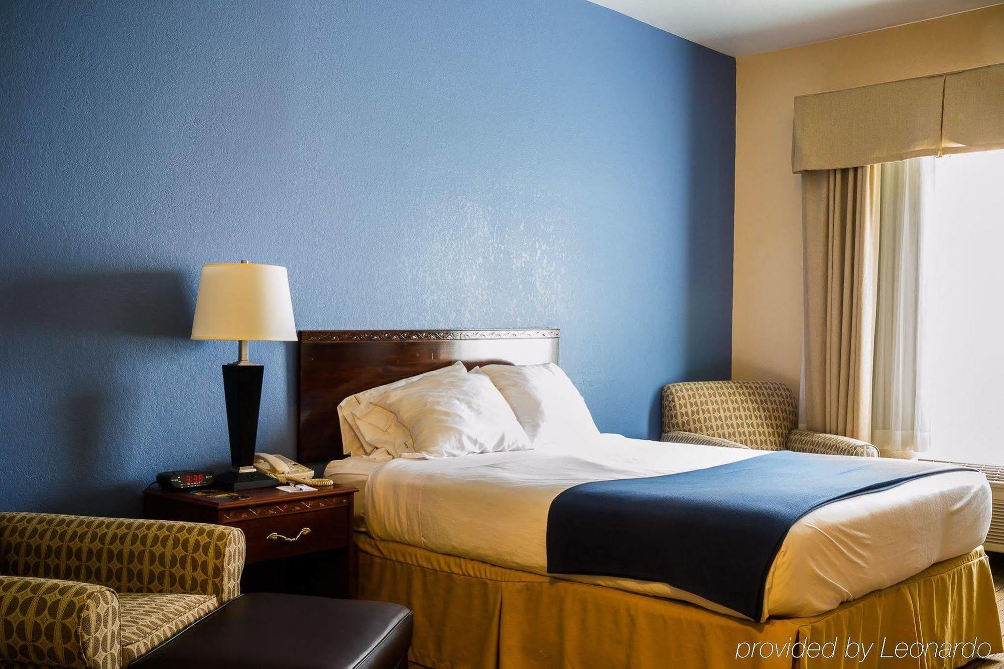 Holiday Inn Express Hotel & Suites Acme-Traverse City By Ihg Екстериор снимка